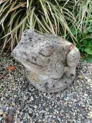 Frosch, ca. 23cm. Steinguss 